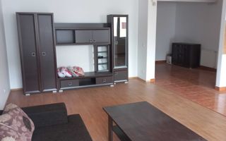 BRASADAS vinde ap 2 cam 70 mp cu parcare in zona centrala. - Poză 2