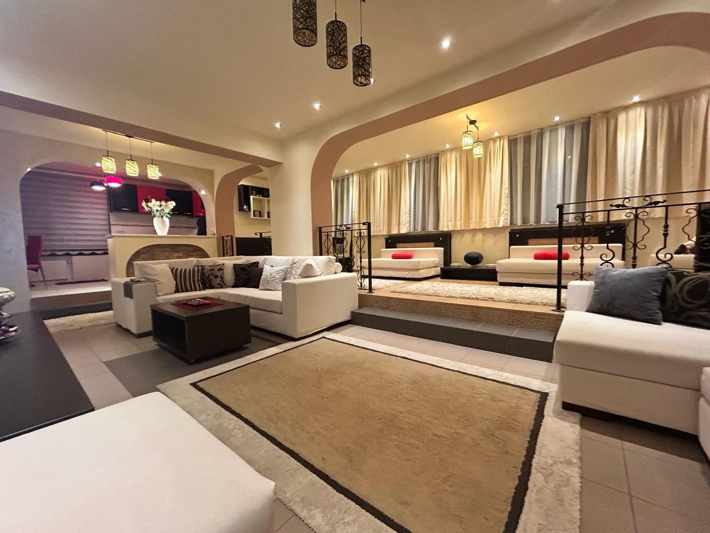 Apartament modern cu 2 camere, 94 mp utili, în bloc nou.Mobilat  si utilat - Poză 2
