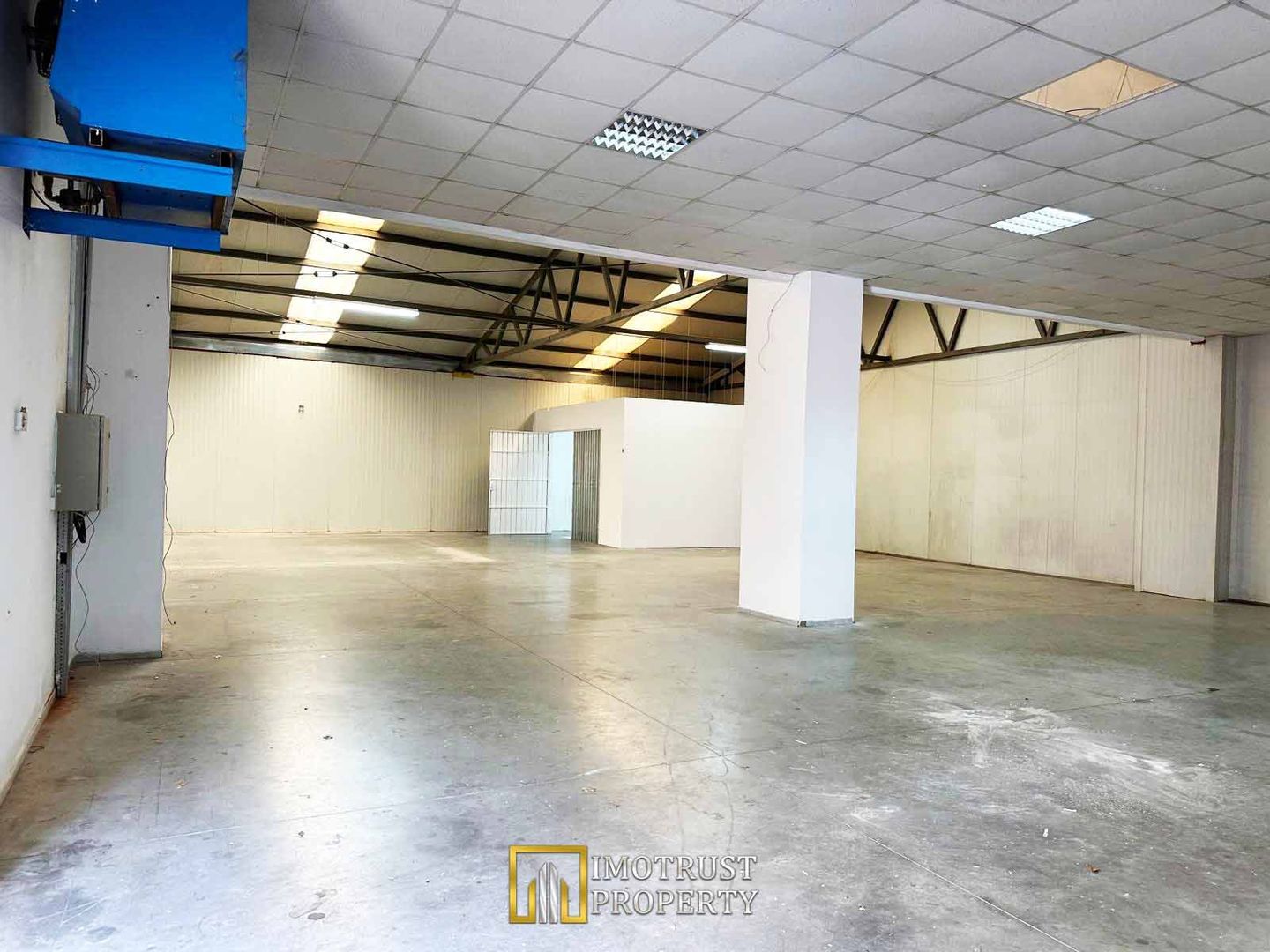 HALA INDUSTRIALA DE INCHIRIAT  338 MP, ARAD - Poză 3