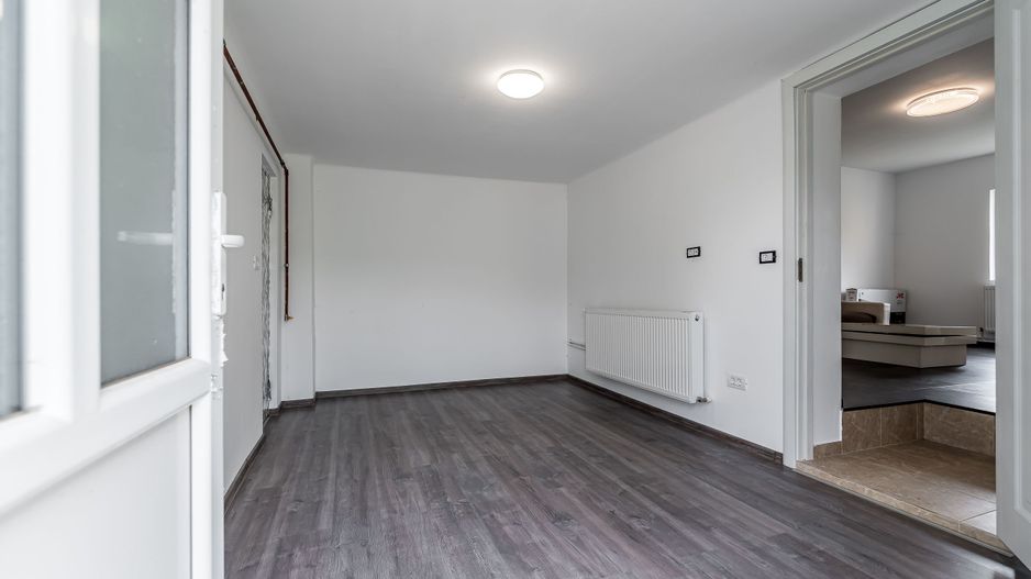 Casa cu potential multiplu cu teren generos pe strada Dunarii - Poză 9