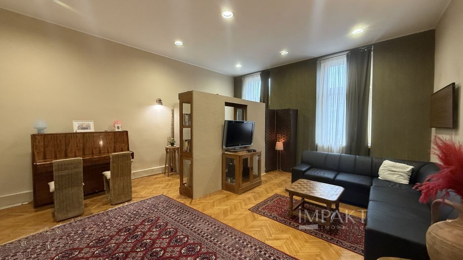 Apartament spatios cu 2 camere decomandat in centrul orasului - Poză 1