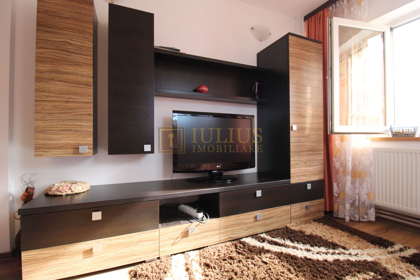 Vis a vis de Facultatea de Constructii, 2 camere, centrala proprie - Poză 1