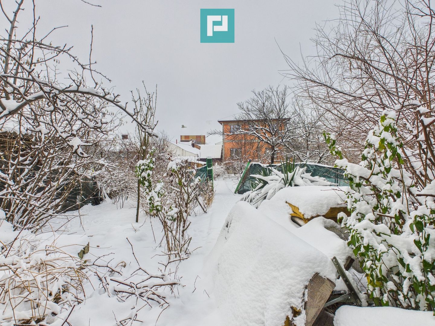 Casă cu 4 camere în zona Parneava - Poză 29