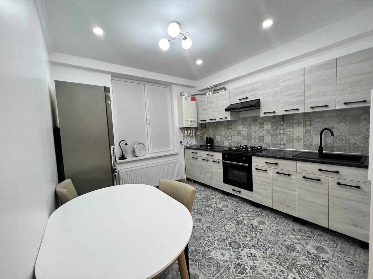 Apartament cu 3 camere de vânzare - Poză 5