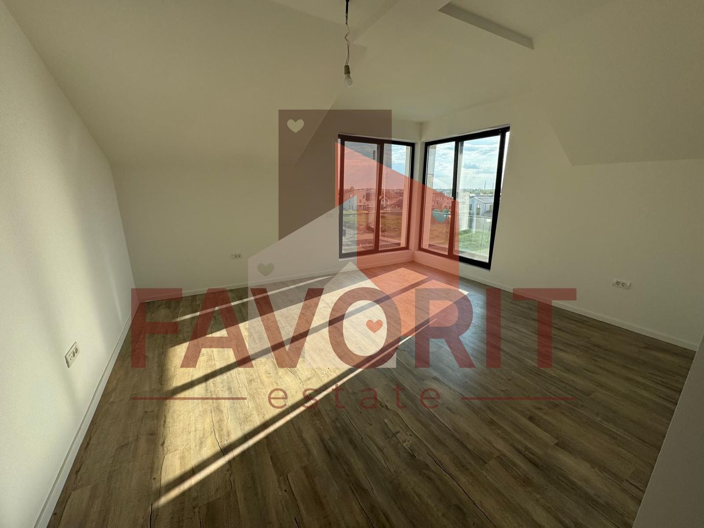 Disponibil Imediat. Decomandat. Pozitie excelenta. - Poză 1