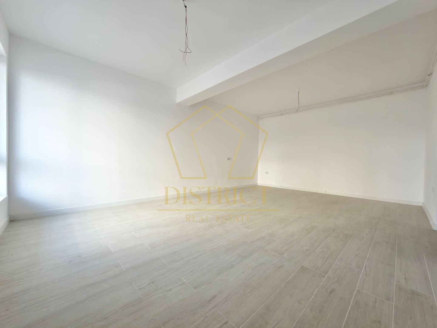Apartament cu 2 camere, 54 mp utili la parter finalizat la asfalt in Giroc. - Poză 4