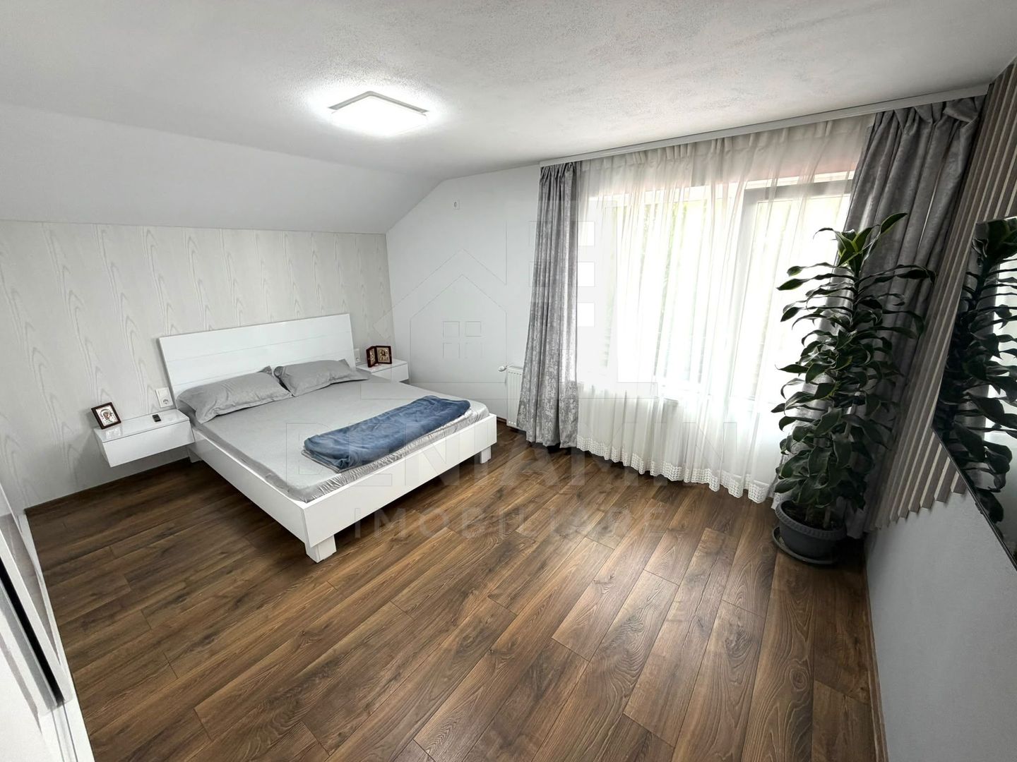 Casa moderna P+1- 3 dormitoare - centrala - mobilata utilata - Carcea - Poză 5