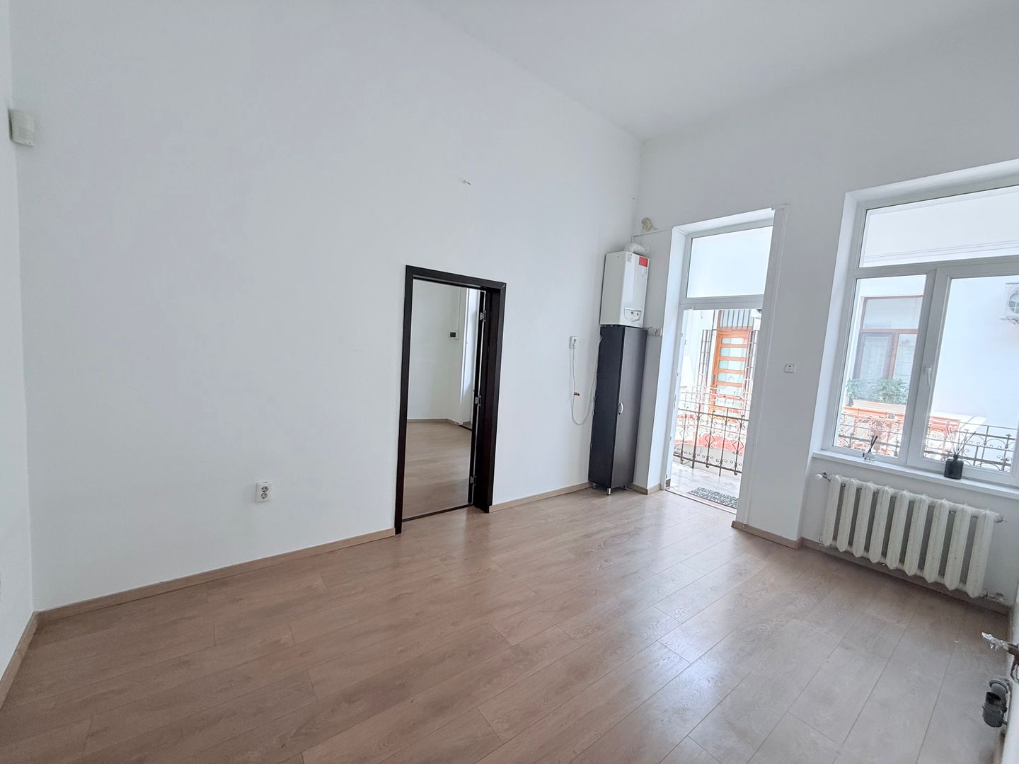 Apartament cu 1 camera de vanzare in Piata Mihai Viteazu - Poză 3