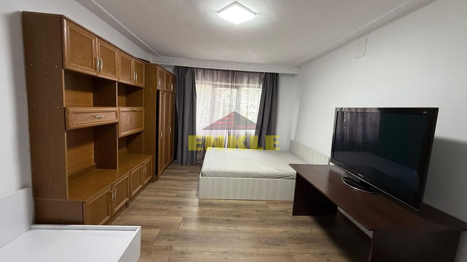 VÂNZARE APARTAMENT CU 2 CAMERE, ETAJ 2 – ZONA MALL - Poză 1