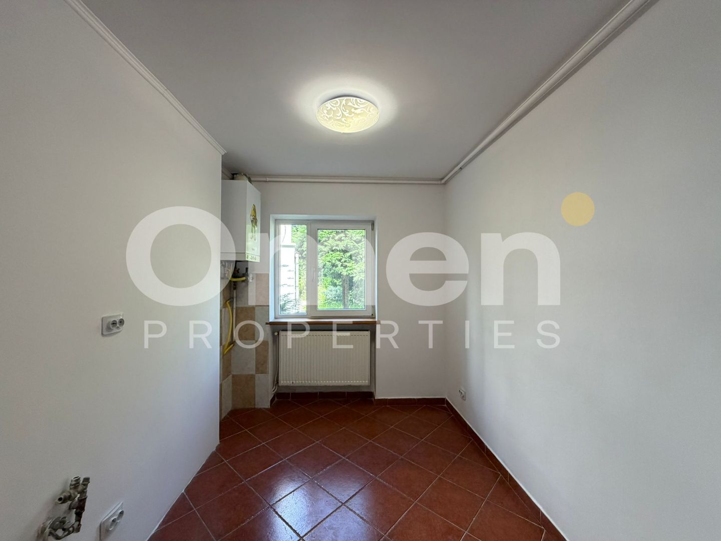 Apartament cu 2 camere, situat in zona centrala - Poză 5