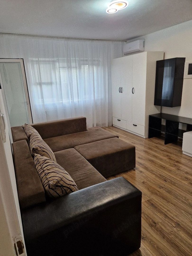 Apartament 2 camere decomandat -spatios ,balcon inchis, zona Sarelui - Poză 1