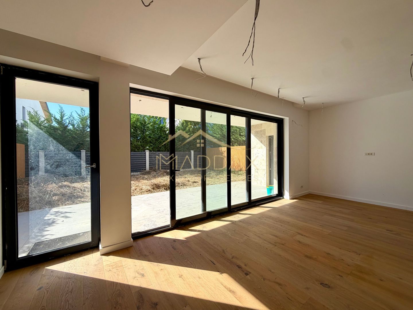 Vila Mediteraneana P+1E // 5 camere / 136 mp utili /garaj / Tunari - Poză 21