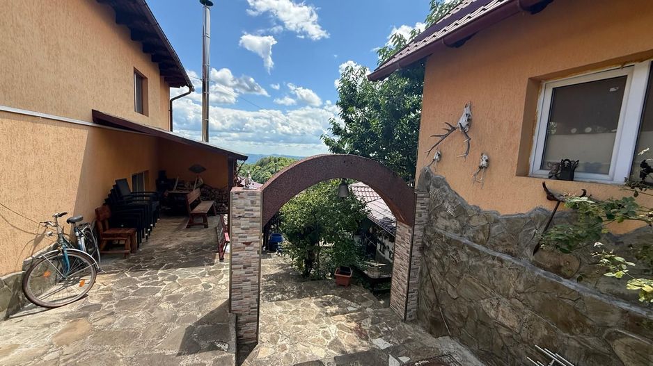 Vila S+P+1,+ garaj inchis + terasa si teren intravilan 6300 mp - Poză 53