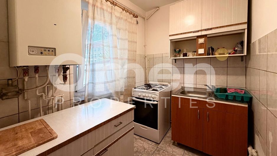 Garsoniera de vanzare, 28 mp, la parter inalt, zona bld. Bucuresti - Poză 3