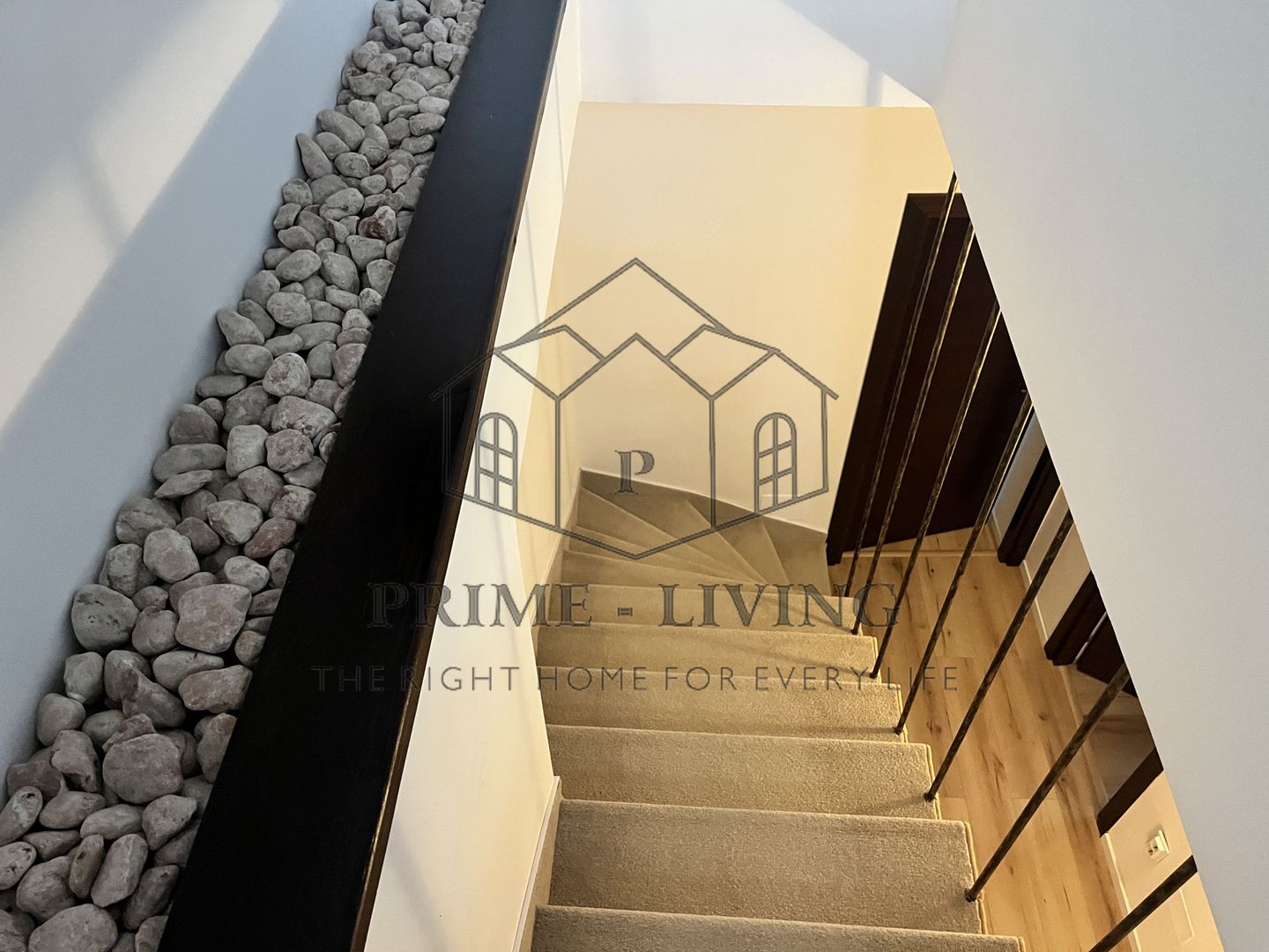 VILA CU 5 CAMERE SI CURTE DE 100 MP LA INCHIRIERE IN ZONA DOROBANTI - Poză 21