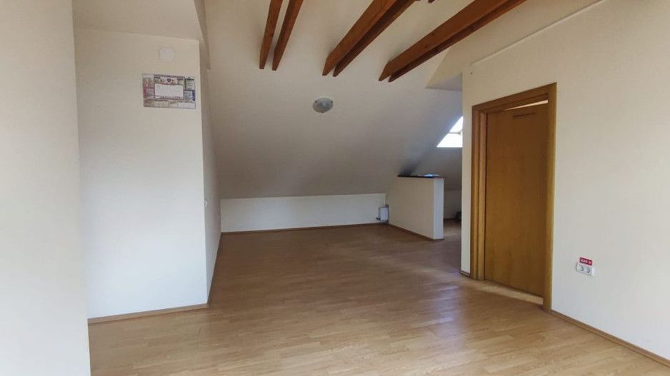 Casa nemobilata, potrivita pentru birouri sau locuit, Subcetate - Poză 3