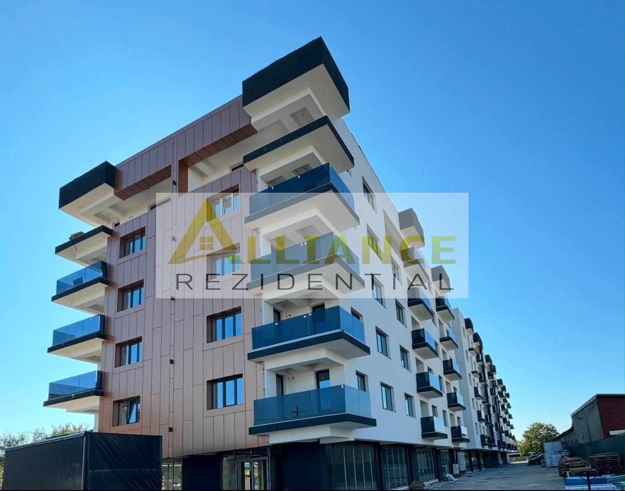 APARTAMENT 2 CAMERE DE ÎNCHIRIAT CU TERASĂ - Poză 1