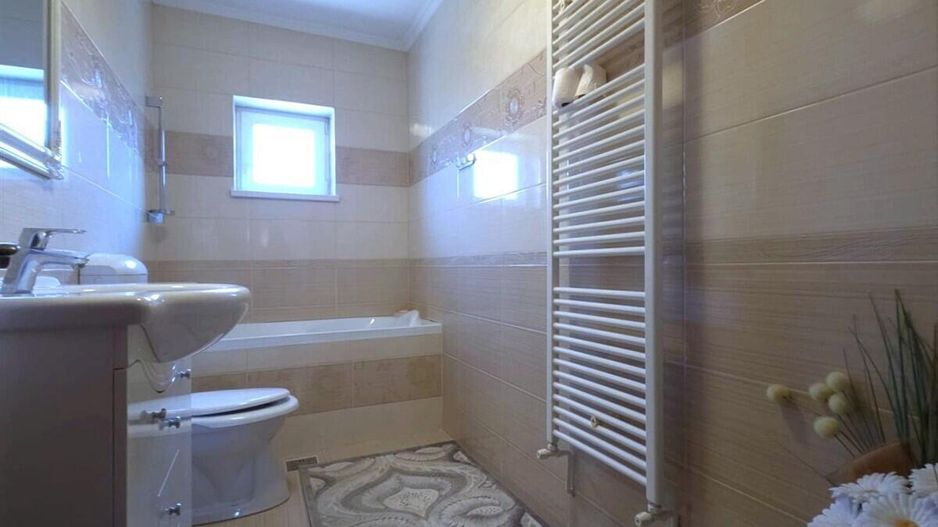 Techirghiol - Centru, casa tip duplex P+M, lot 293 mp si 154 mp utili! - Poză 18