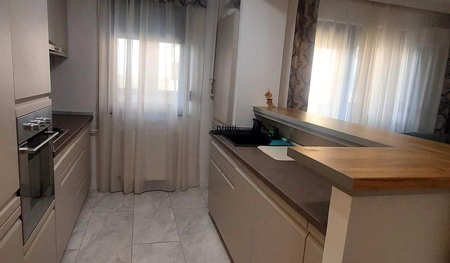 AP. 2 CAMERE PIATA SUDULUI, PARCARE, BLOC NOU, CENTRALA, METROU 12 MIN - Poză 2