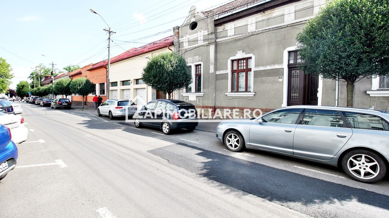 Casa 3 camere, 113 mp, 170 mp teren, zona Cetate - Poză 1