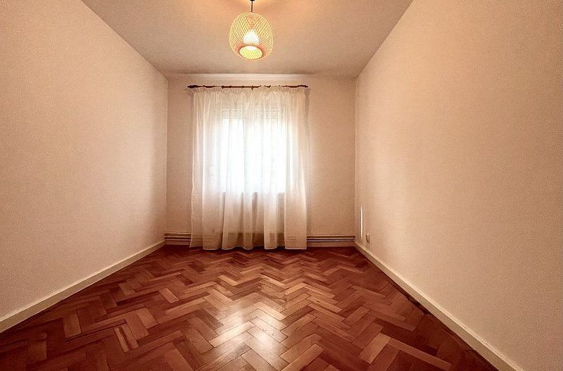 Apartament 3 camere, prima închiriere, elegant si primitor, in Circumvalațiunii - Poză 17