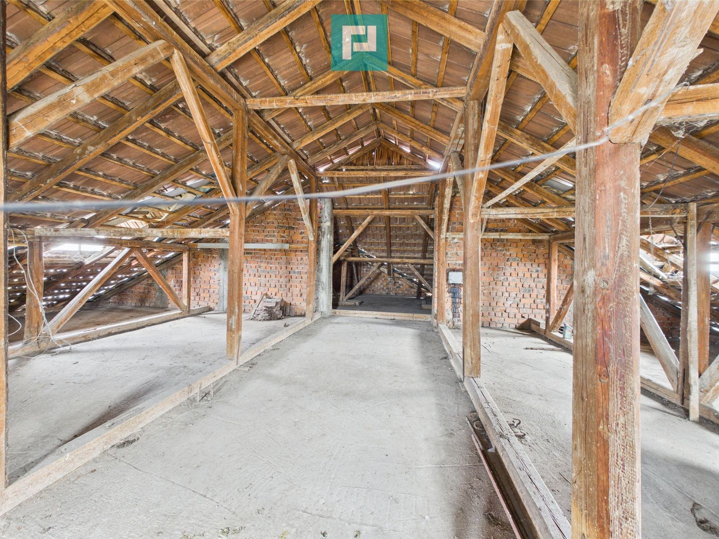 Vilă cu 8 camere în Săcălaz, Central - Poză 19