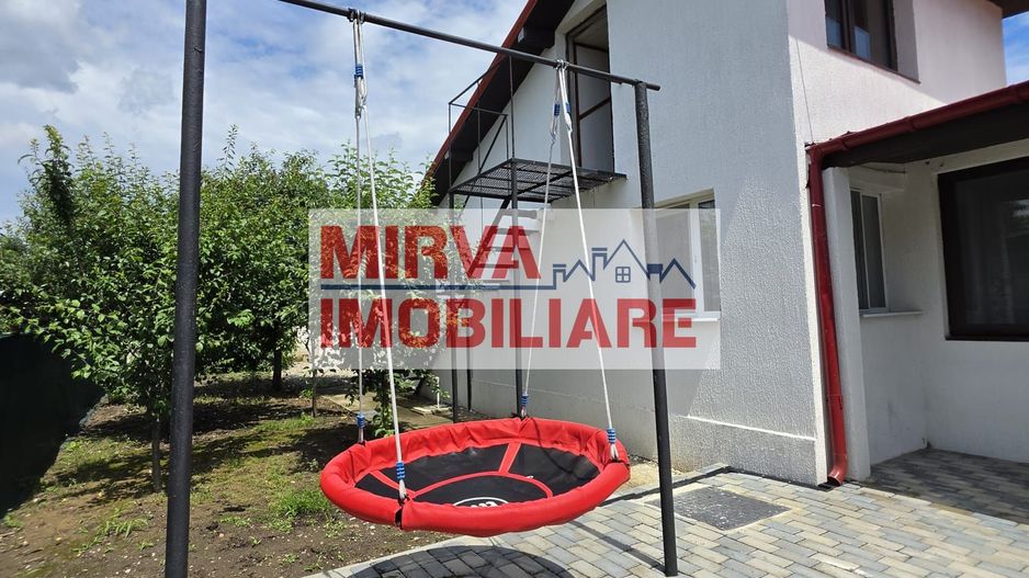 🏡 Casă renovată cu 6 camere, teren 557 mp – Berceni, Prahova - Poză 10