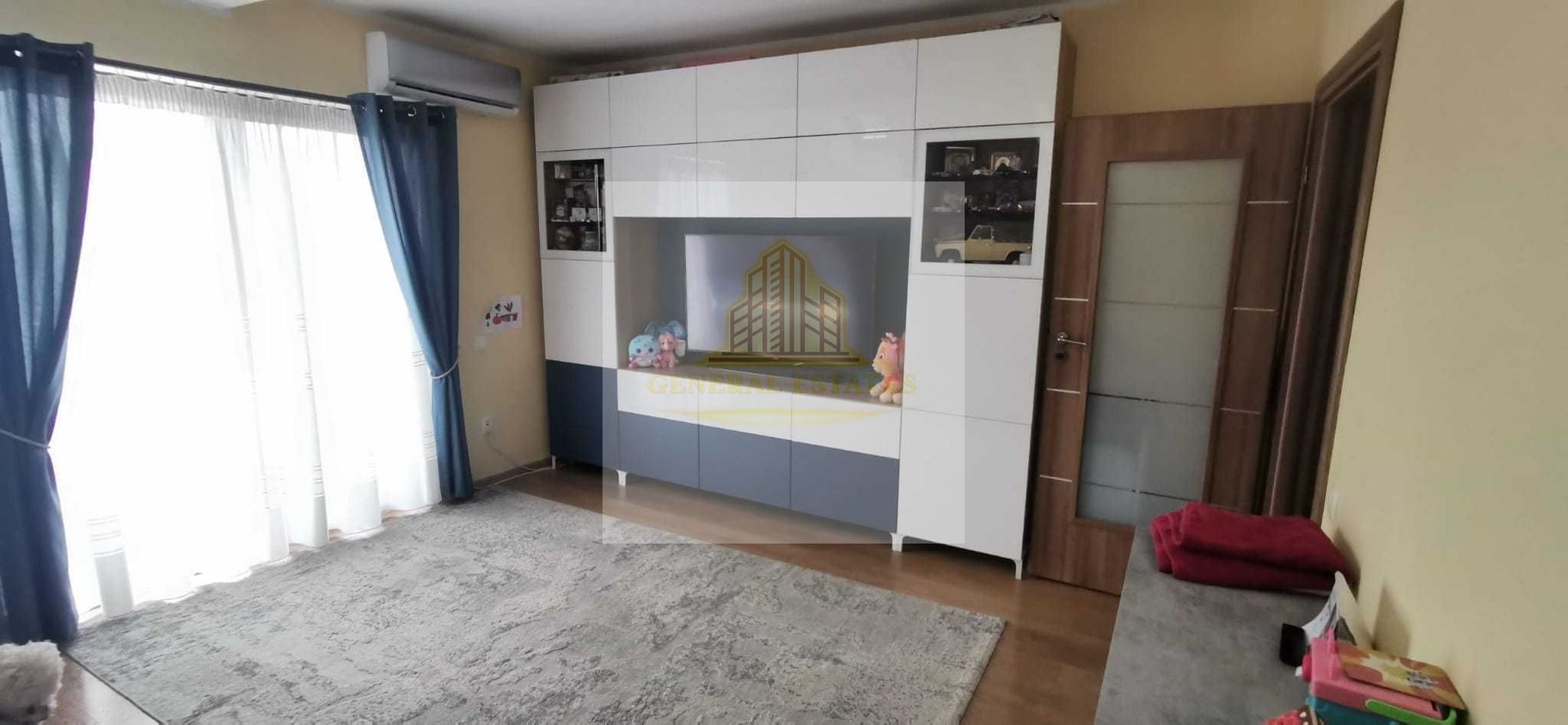 Apartament 2 camere Sanpetru cu parcare inclusă - Poză 1