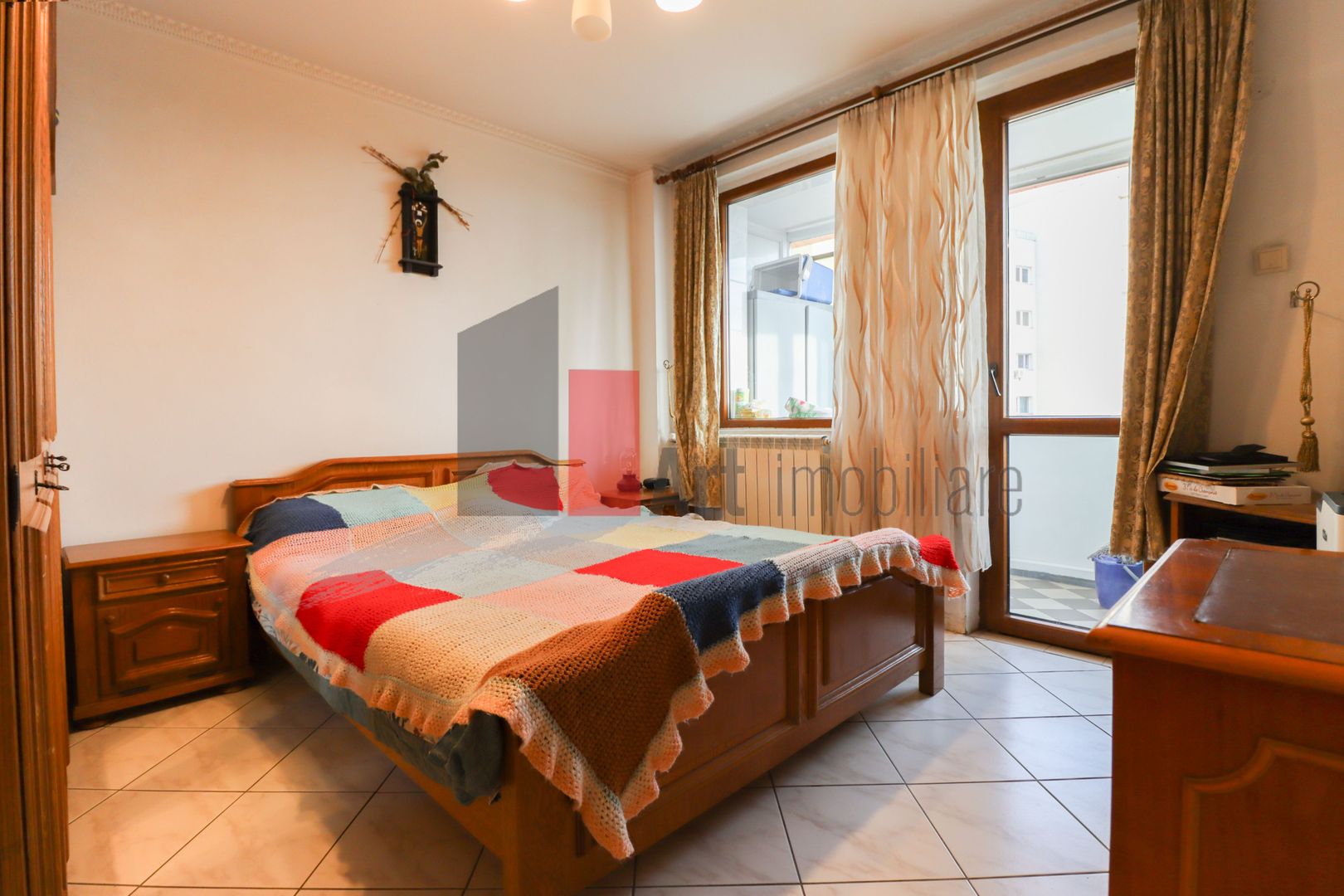 Apartamentul "SUPERMETO", BLOC STRADAL, REABILITAT - Poză 7