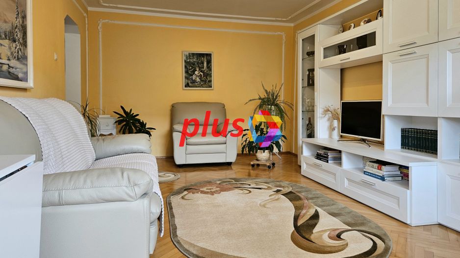 Apartament cu patru camere, zona Calea Bucuresti - Judetean 100 MP - Poză 1