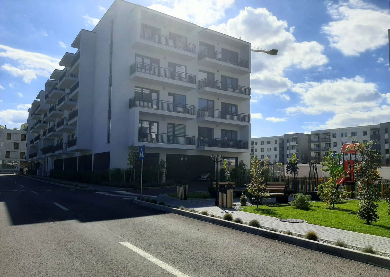 Un Apartament Pentru O Viață Bună  Coresi  2025 - Poză 1