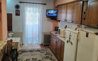 Apartament 3 camere decomandat, etaj 1, 2 balcoane și garaj – Râșnov - Poză 2