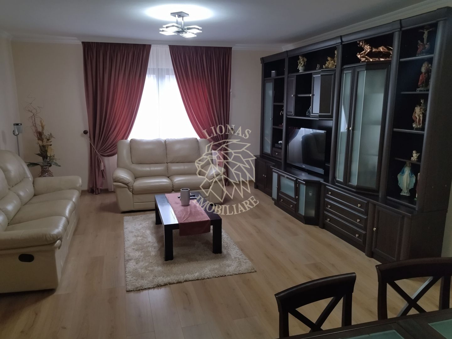 Casa de Lux 7 camere-270 mp-curte amenajata-teren 2312 mp-Salva - Poză 3