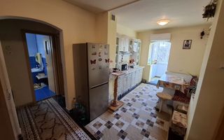 Aradului, 2 camere decomandate, et 3, centrala proprie - Poză 1