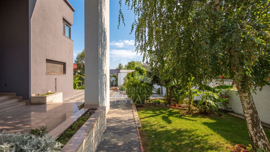 Vilă 342 mp cu piscină și 800 mp teren / 4 dormitoare / Pleașa - Poză 62