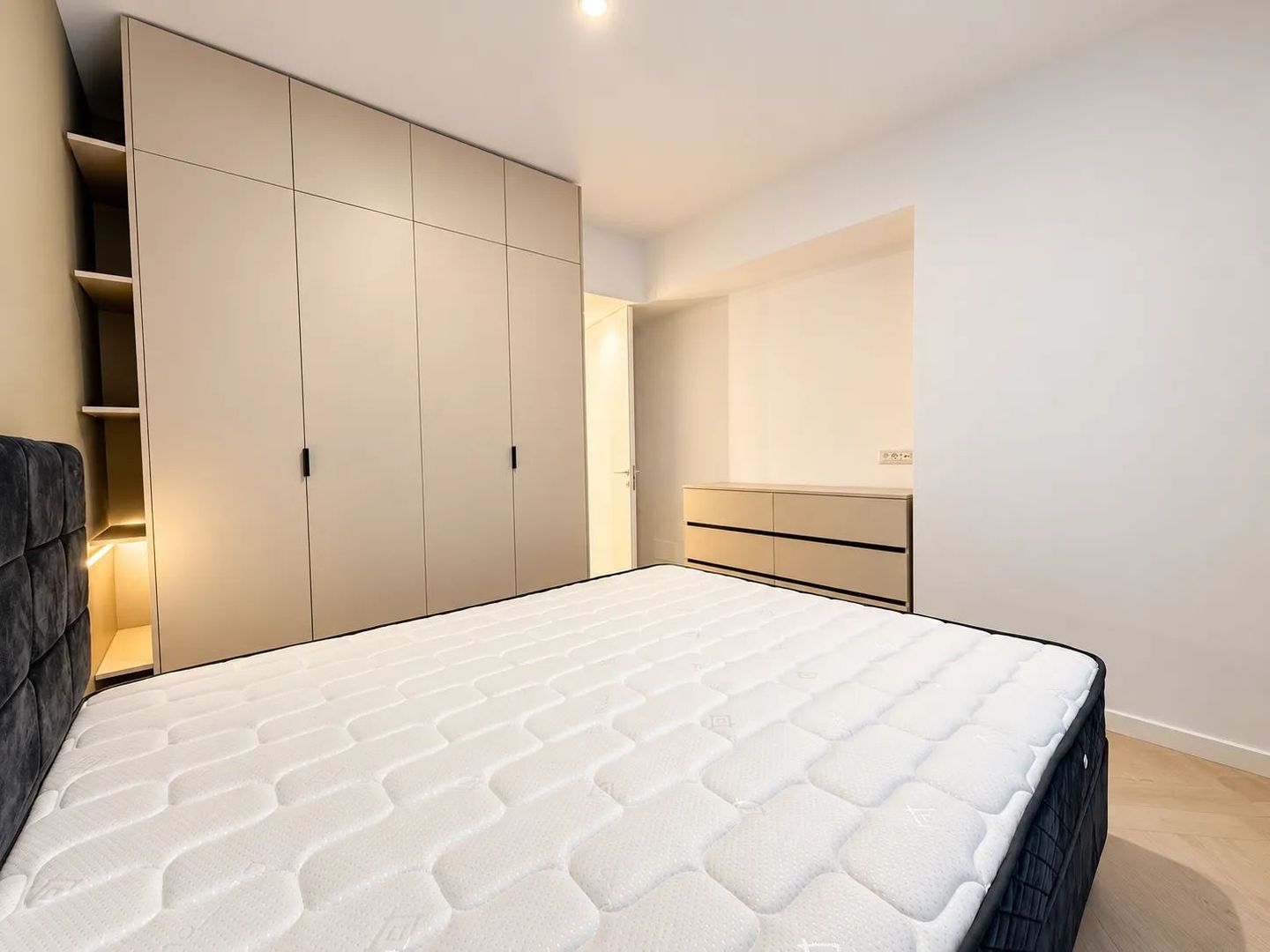 Cortina North || 2 camere || Mobilat la comandă || Vedere panoramică - Poză 9