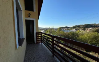 Rezidenta distincta, design arhitectural rafinat, priveliste minunata in Corunca - Poză 15