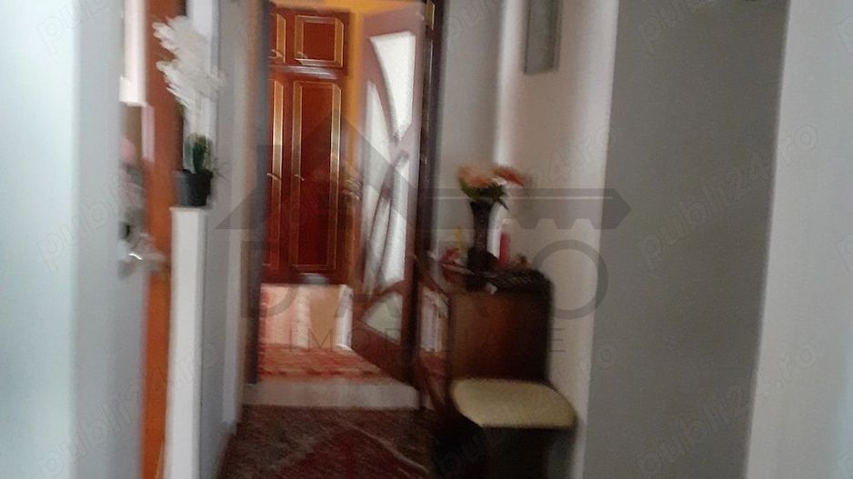 Apartament cu 3 camere de vanzare - Poză 5