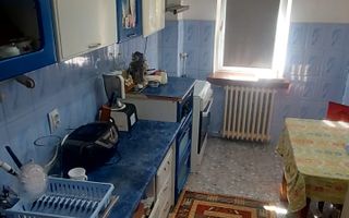 Vând apartament 3 camere-ETAJUL 1 - Poză 2