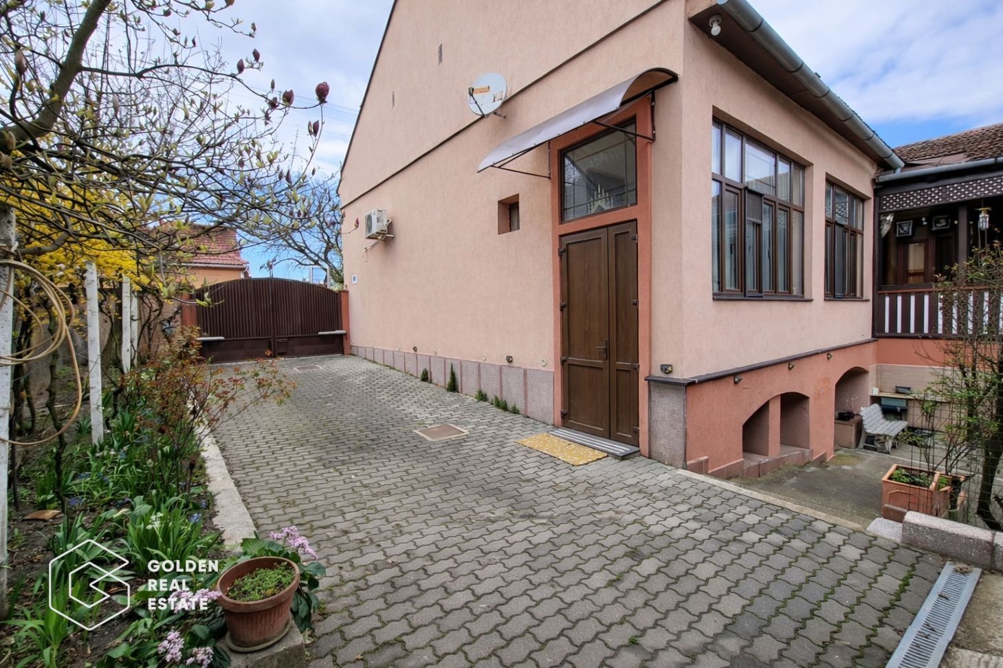 Casa D+P, cu piscina si teren 680 mp, Lipova, comision 0% - Poză 2