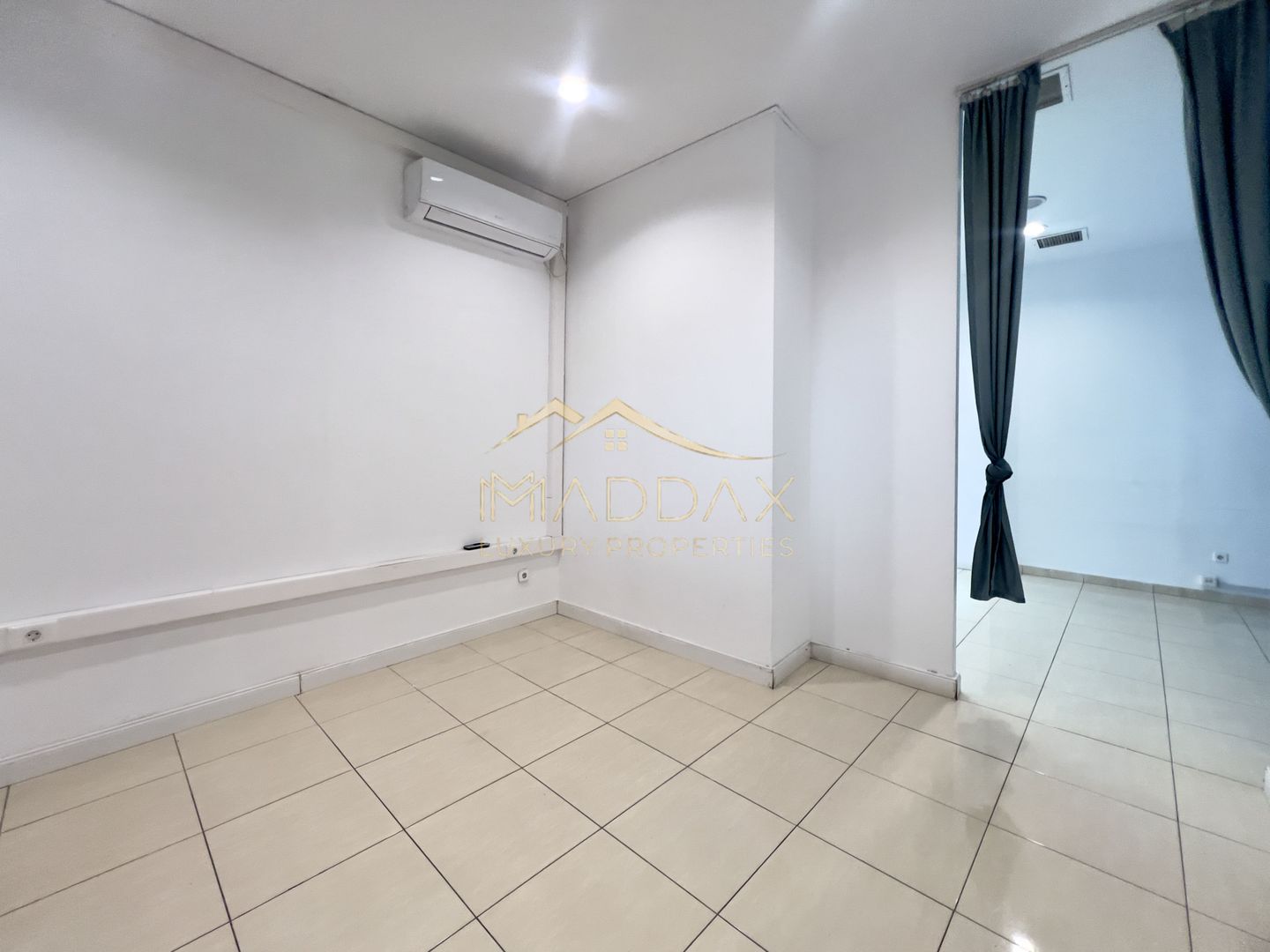 Spatiu Comercial Stradal**240mp**2 locuri parcare//Bdul Ion MIhalache - Poză 12
