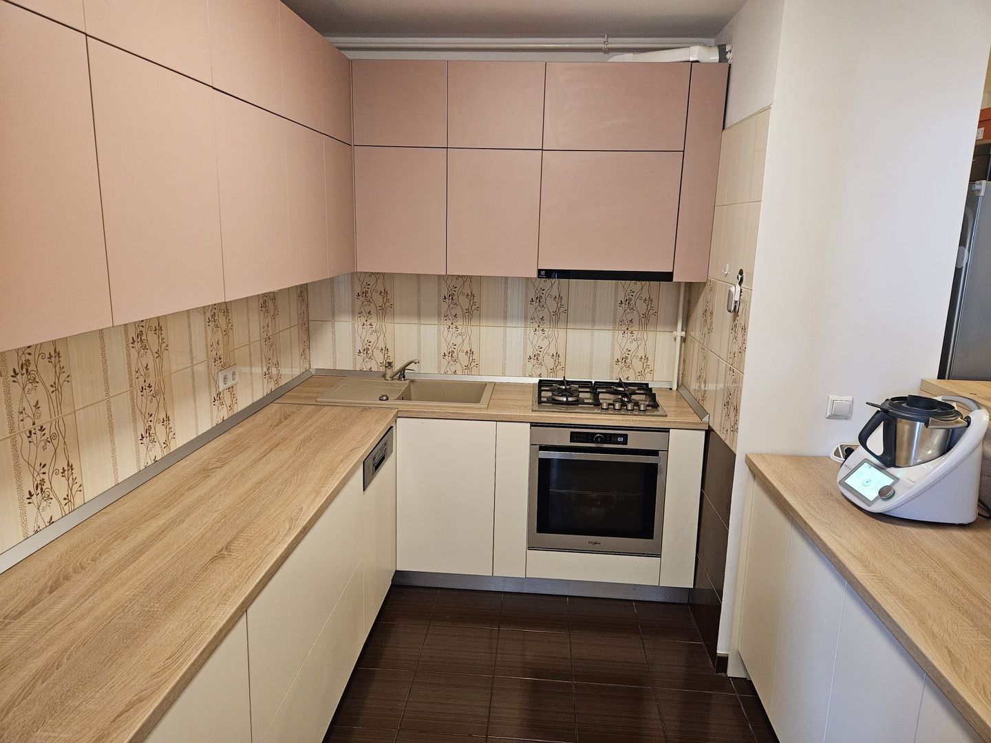 Apartament spațios I Terasă 20 mp si parcare subterana I Aradului - Poză 8