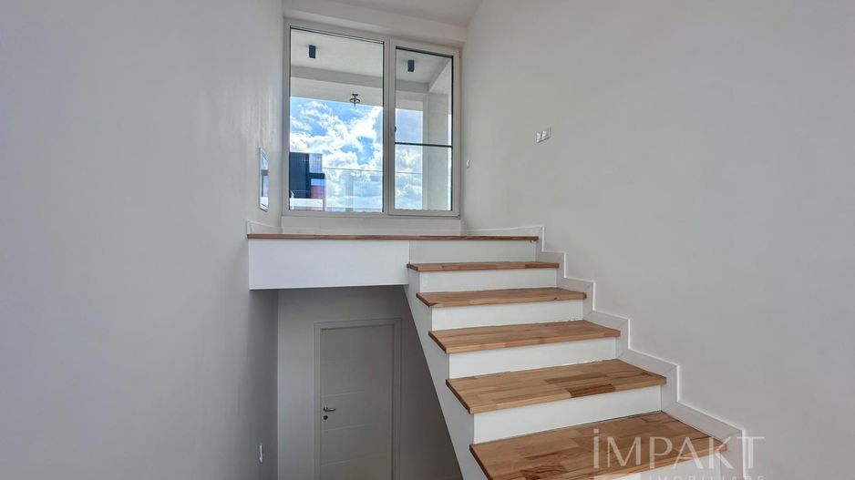 Vila | Zona Iris | Ultrafinisata | 120 mp + 350 mp Teren + 70 mp Teras - Poză 13