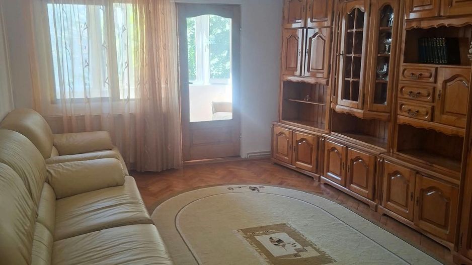 Închiriez apartament - Poză 3