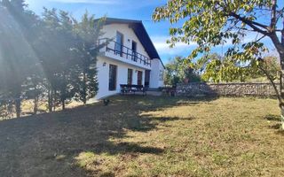 Casa de vanzare Budesti | Golesti| 380mp - Poză 1
