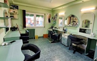 Salon de infrumusetare/ birouri de vanzare zona Decebal