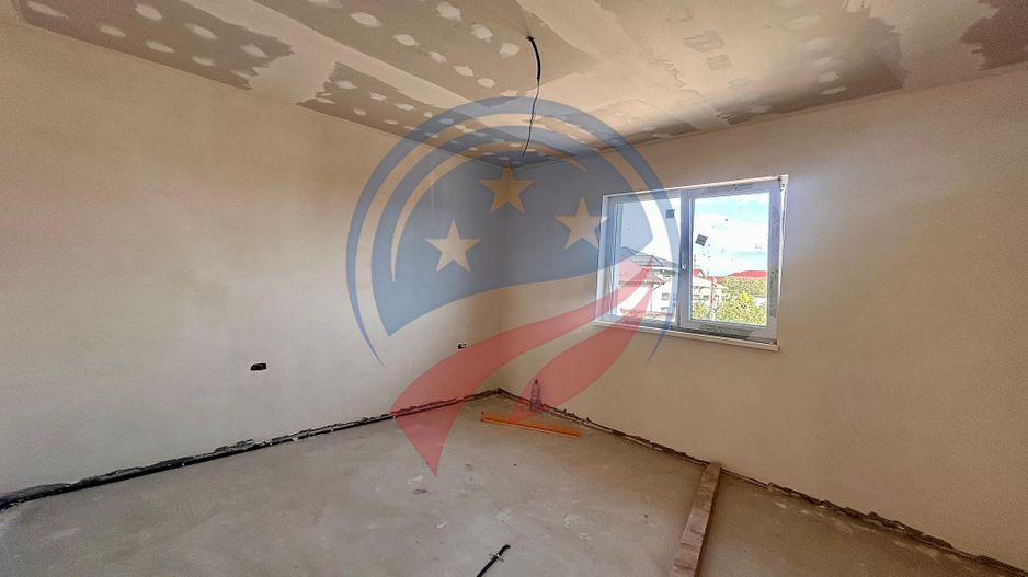 Vilă cu 4 camere de vânzare in Craiova - Poză 5