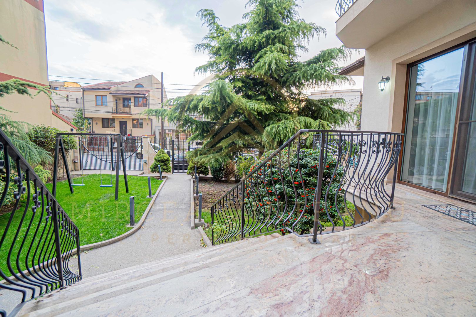 DACIA - Vila D+P+1E+M, teren 780 mp, deschidere 24 ml. - Poză 97