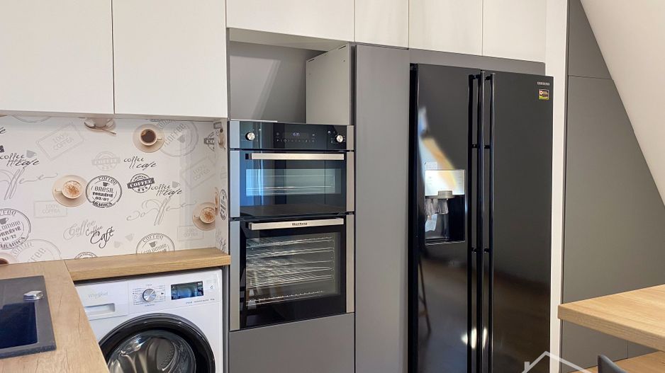 Apartament de lux cu 4 camere la mansardă - Poză 3