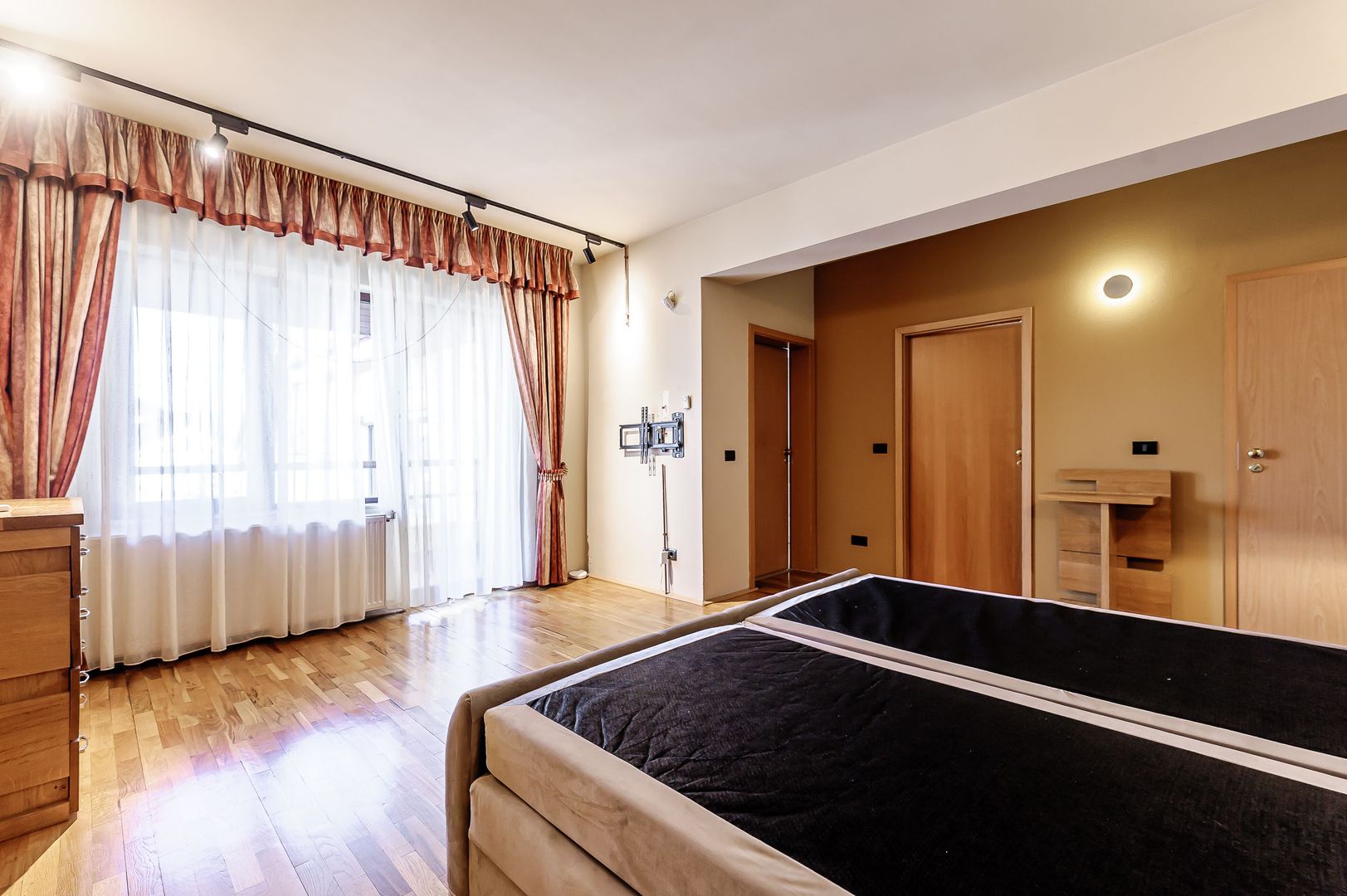 Vilă unică în Părneava - Poză 7